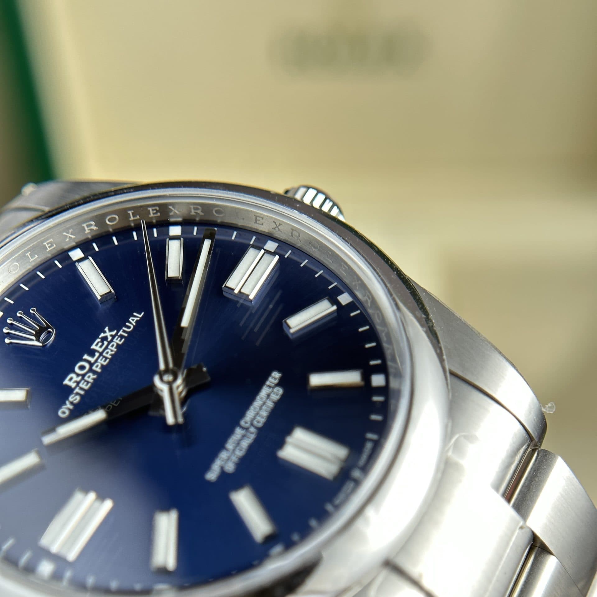 Dong-Ho-Rolex-Replica-11-Oyster-Perpetual-124300-Mat-Xanh-Blue-Clean-Factory-41mm-2-1