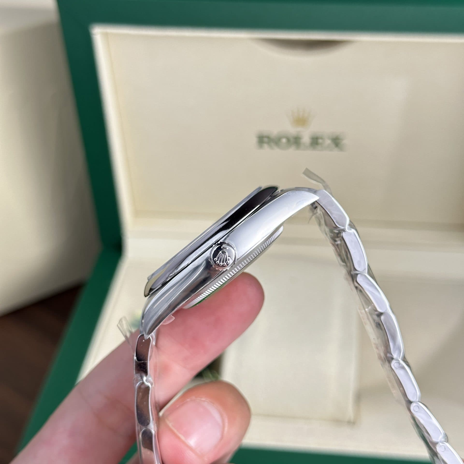 Dong-Ho-Rolex-Replica-11-Oyster-Perpetual-2
