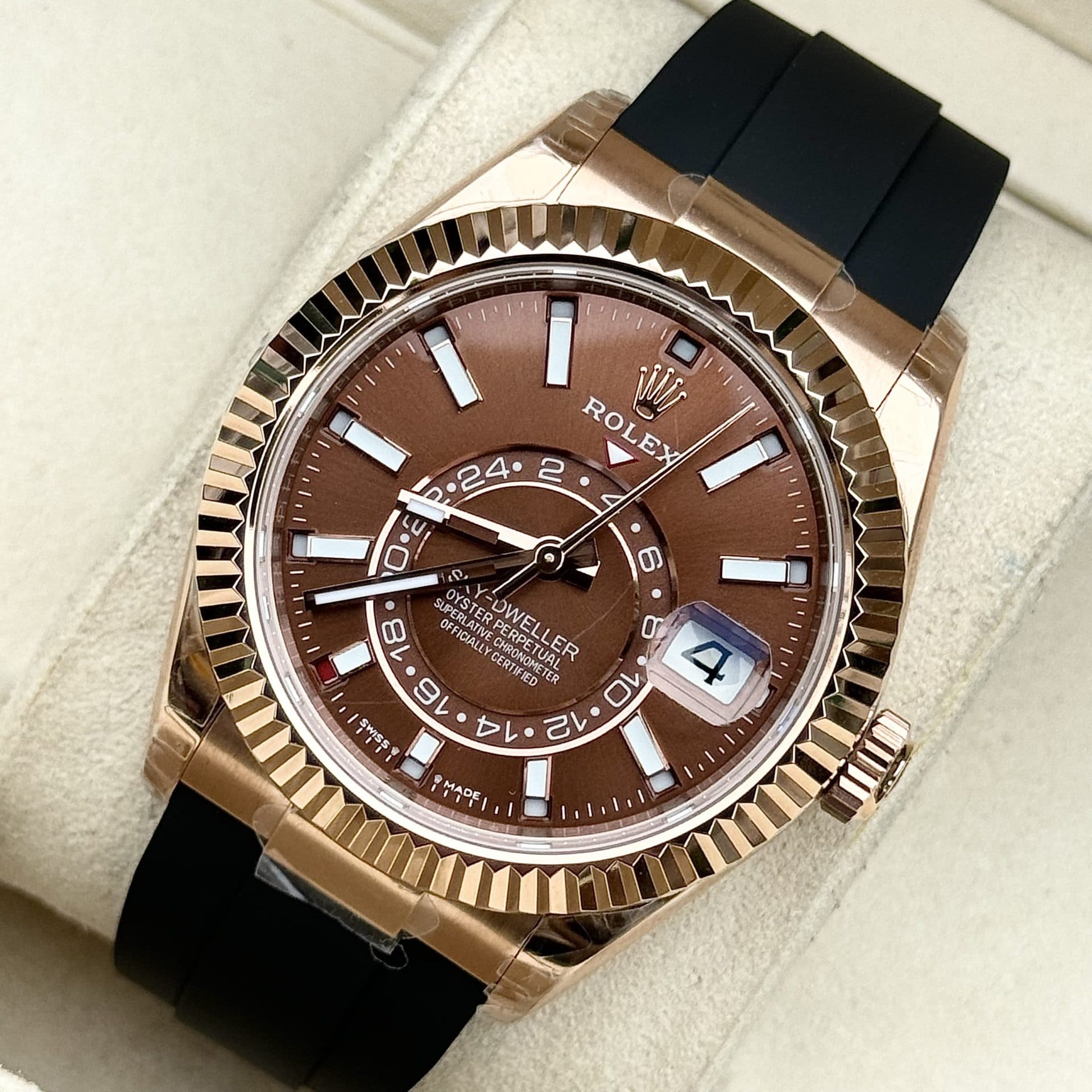 Dong-Ho-Rolex-Replica-11-Sky-Dweller-336235-Mat-Chocolate-42mm-3-1