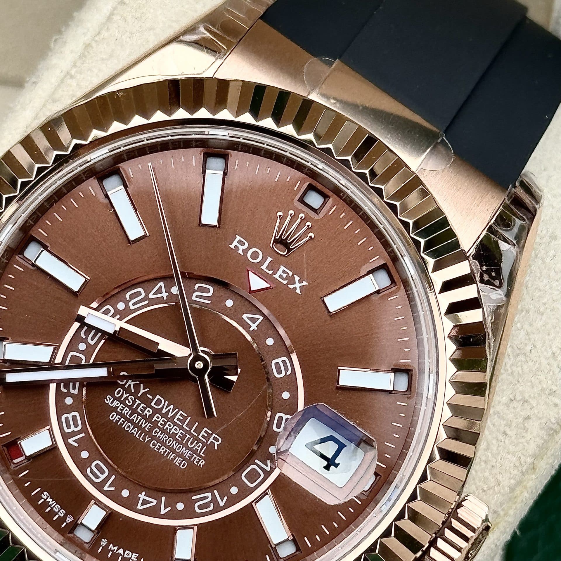 Dong-Ho-Rolex-Replica-11-Sky-Dweller-336235-Mat-Chocolate-42mm-6-1