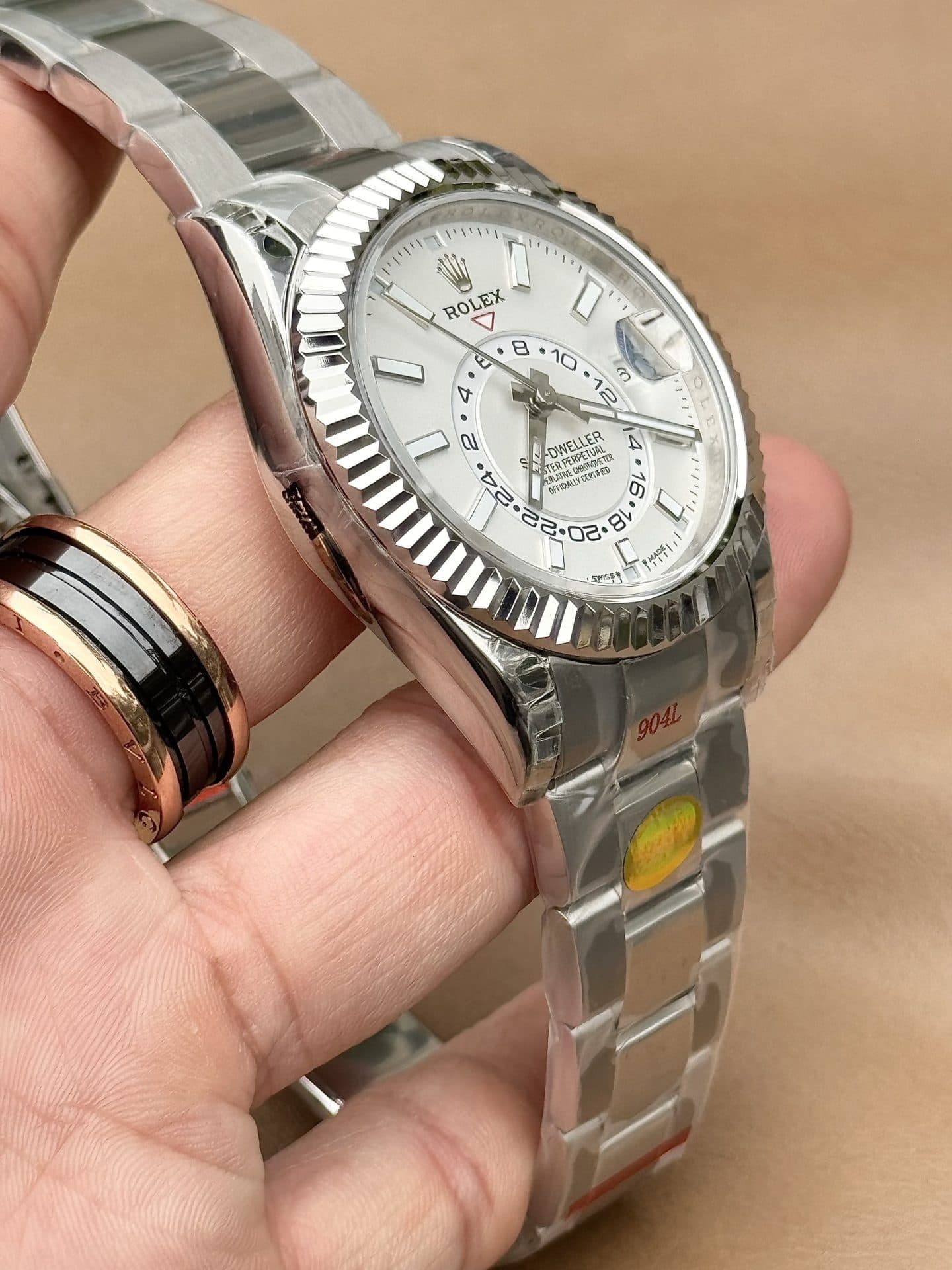 Dong-Ho-Rolex-Replica-Cao-Cap-Sky-Dweller-326934-Mat-Trang-42mm-5-1