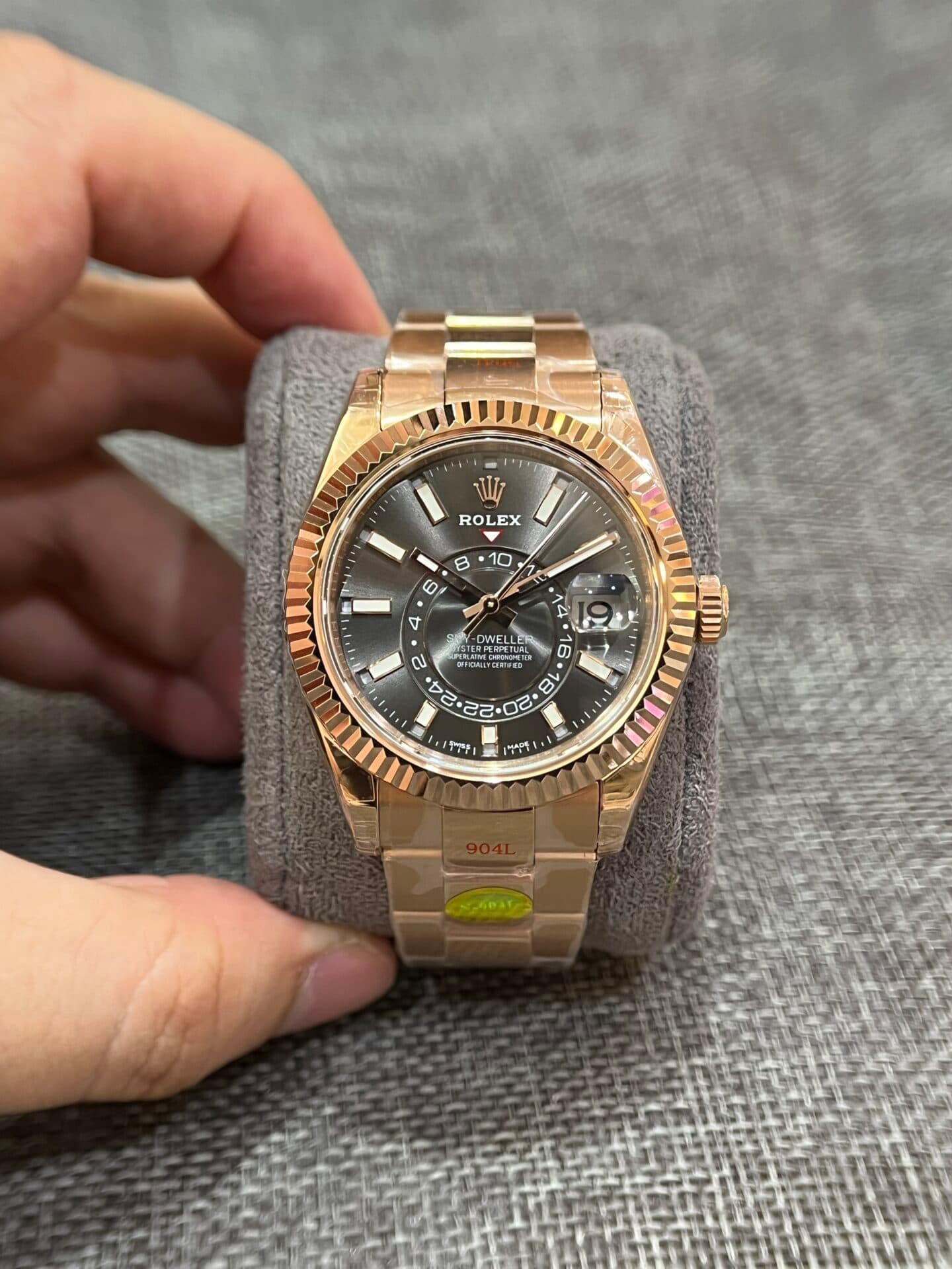 Dong-Ho-Rolex-Sky-Dweller-326935-Mat-Rhodium-Nha-May-Noob-42mm-3-1