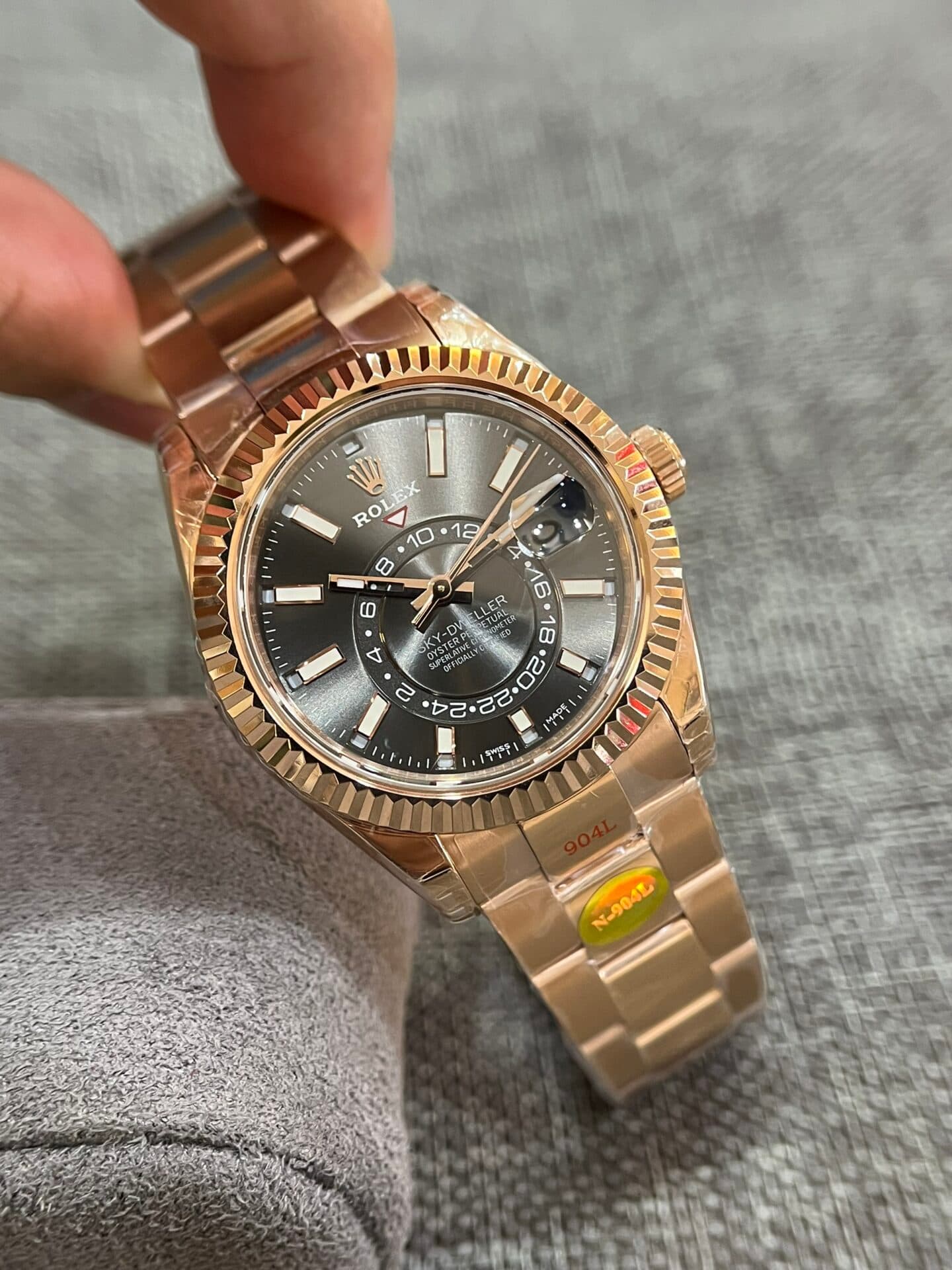 Dong-Ho-Rolex-Sky-Dweller-326935-Mat-Rhodium-Nha-May-Noob-42mm-4-1