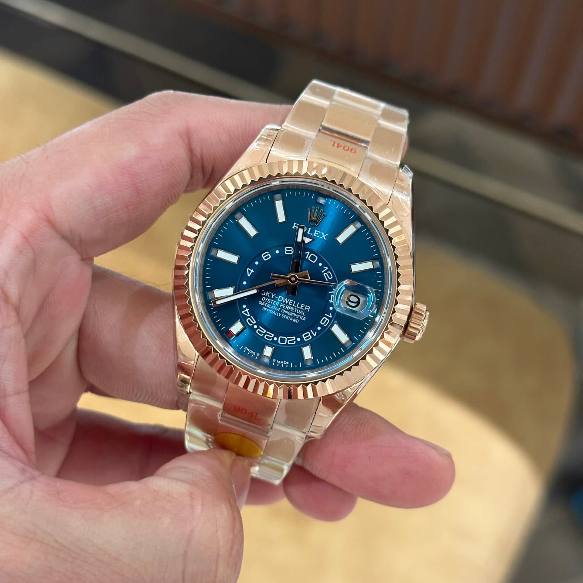 Dong-Ho-Rolex-Sky-Dweller-336935-Replica-11-Mat-Xanh-Lam-Nha-May-Noob-42mm-2-1