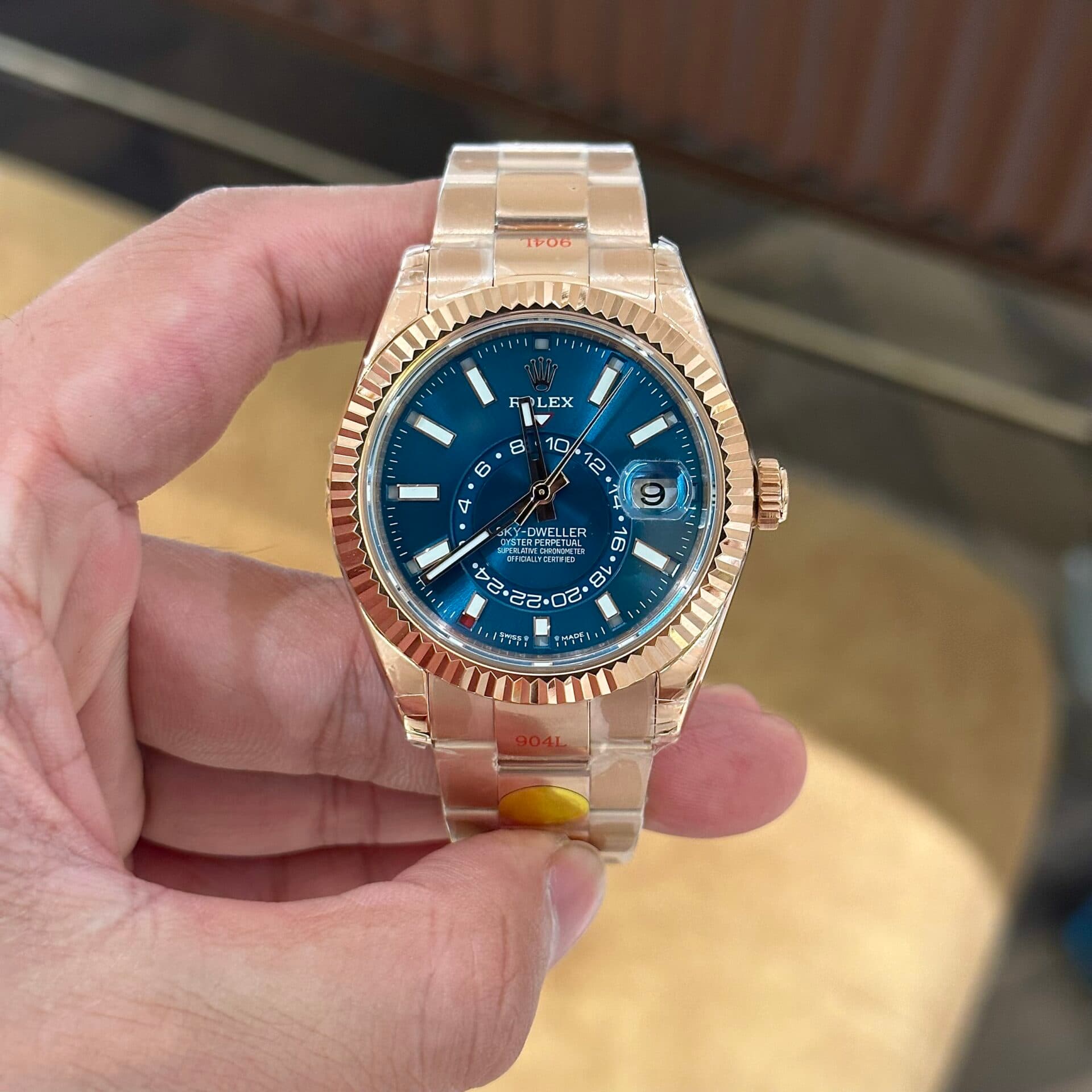 Dong-Ho-Rolex-Sky-Dweller-336935-Replica-11-Mat-Xanh-Lam-Nha-May-Noob-42mm-3-1