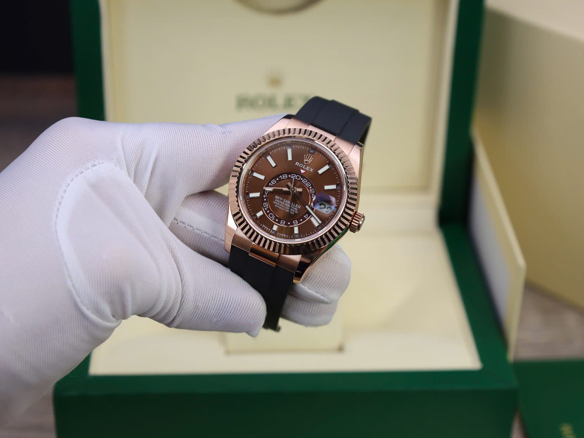 Dong-Ho-Rolex-Sky-Dweller-M336235-Che-Tac-Boc-Vang-That-Mat-Chocolate-42mm-7-1