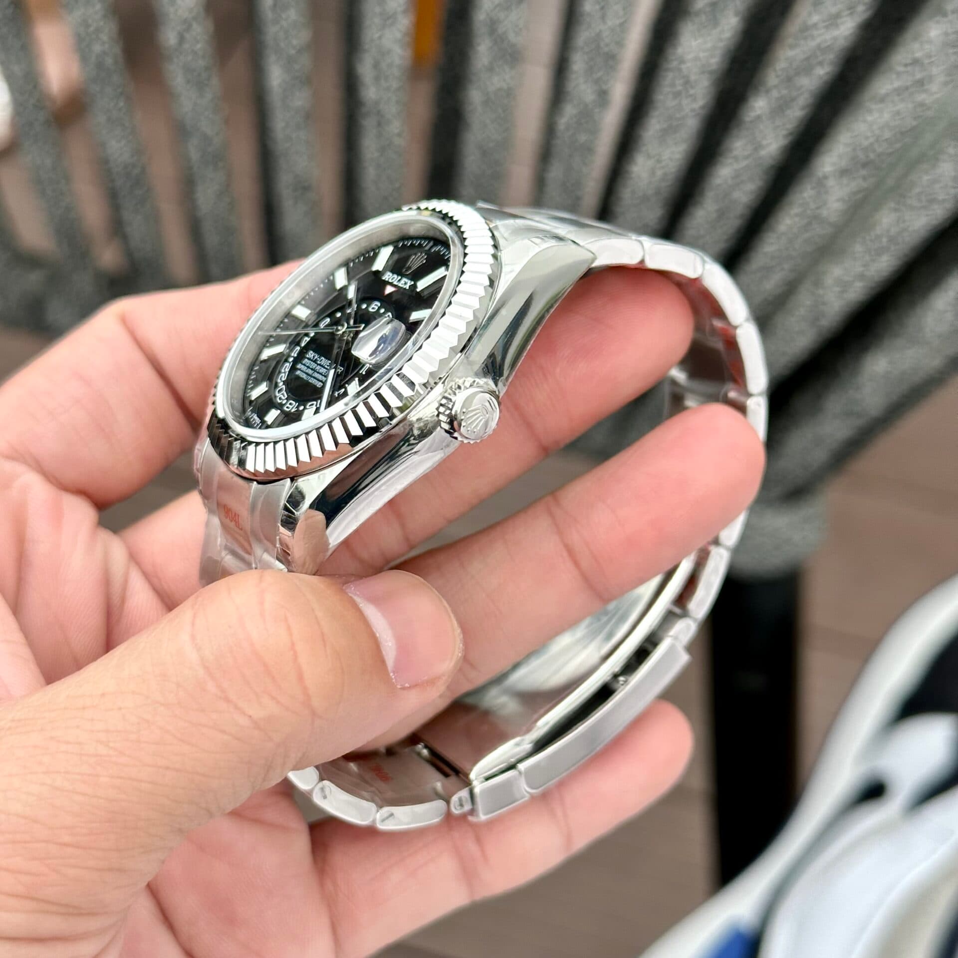 Dong-Ho-Rolex-Sky-Dweller-Sliver-Replica-11-N-Factory-41mm-5-1