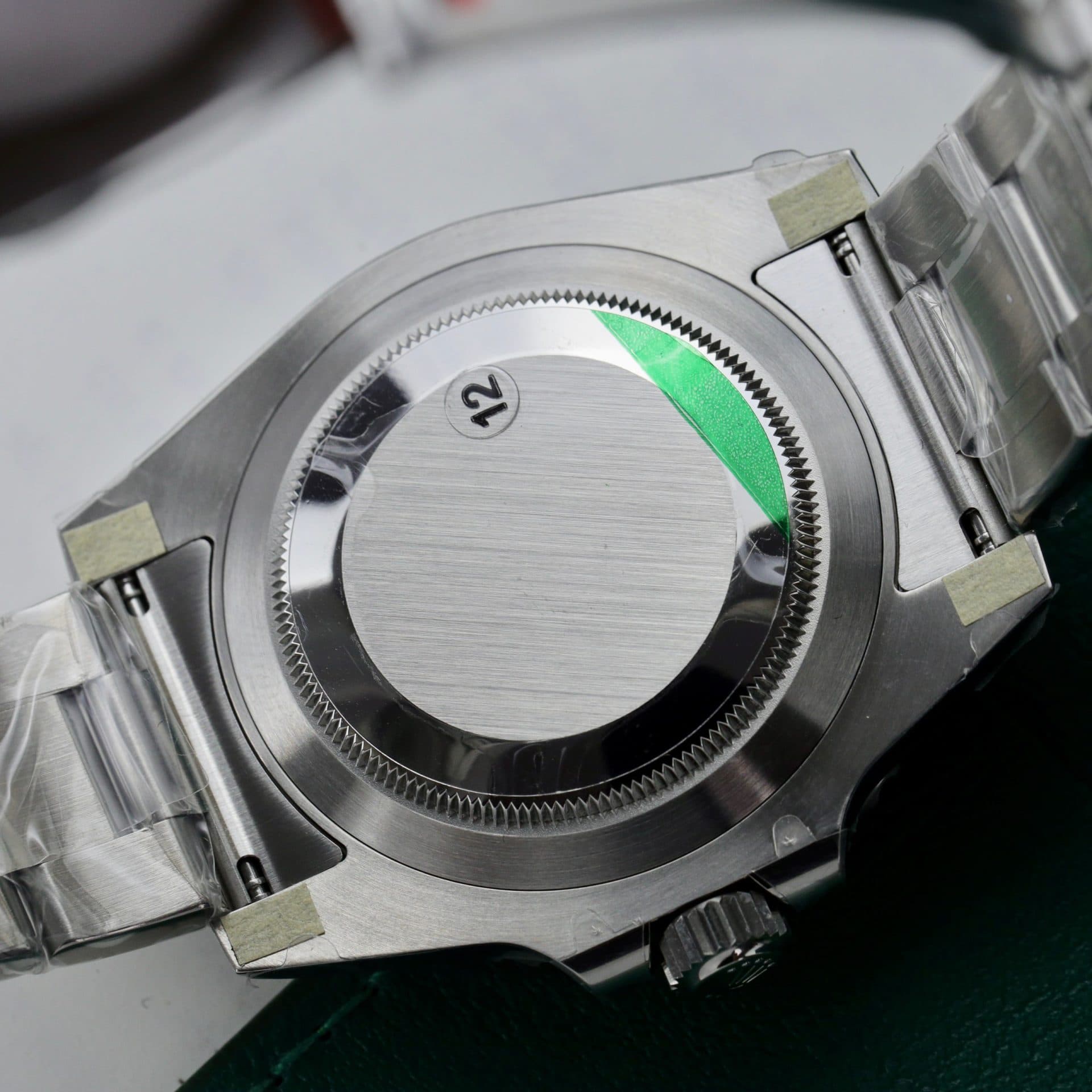 Dong-Ho-Rolex-Submariner-116610LV-Hulk-Replica-Nha-May-VS-40mm-11-1