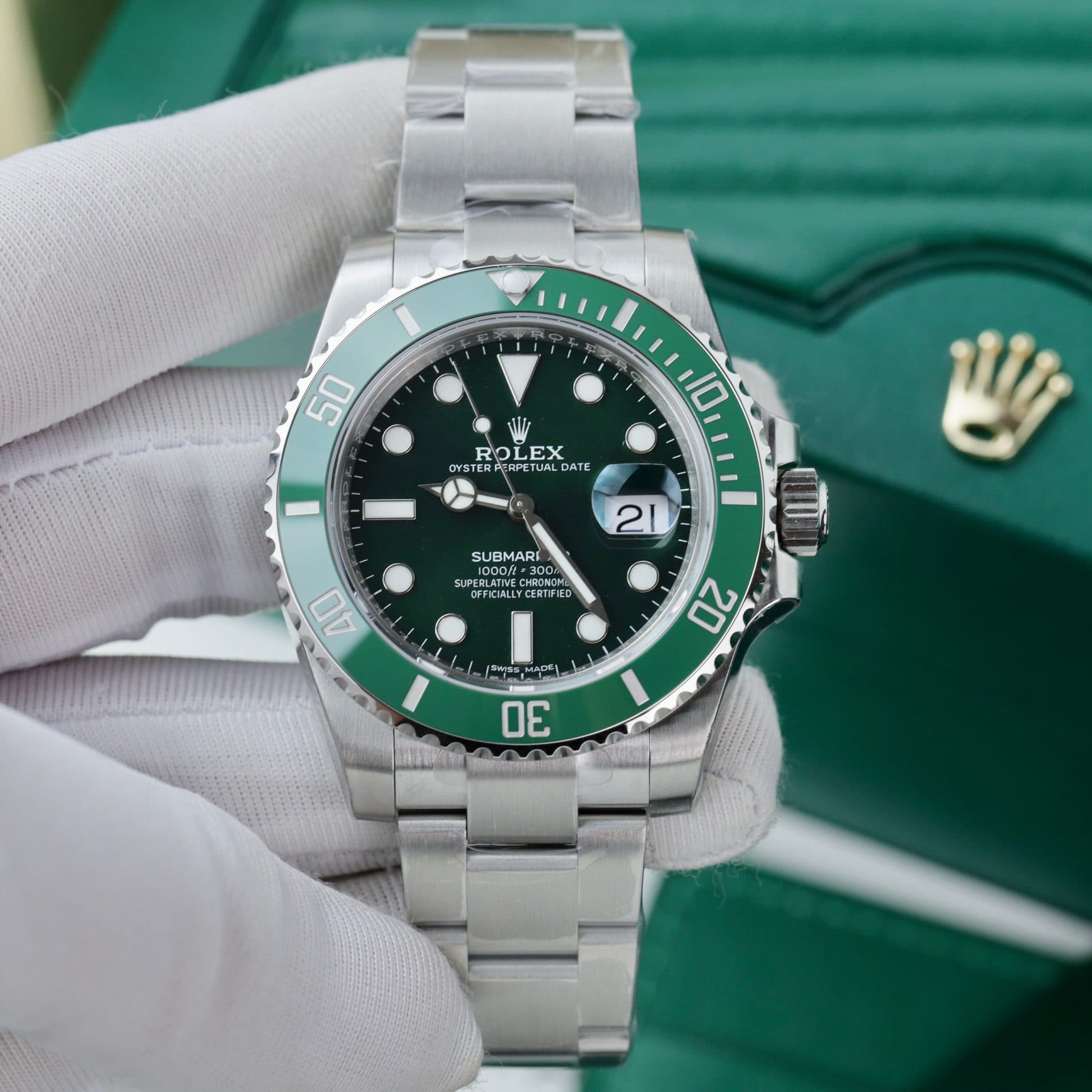 Dong-Ho-Rolex-Submariner-116610LV-Hulk-Replica-Nha-May-VS-40mm-2-1