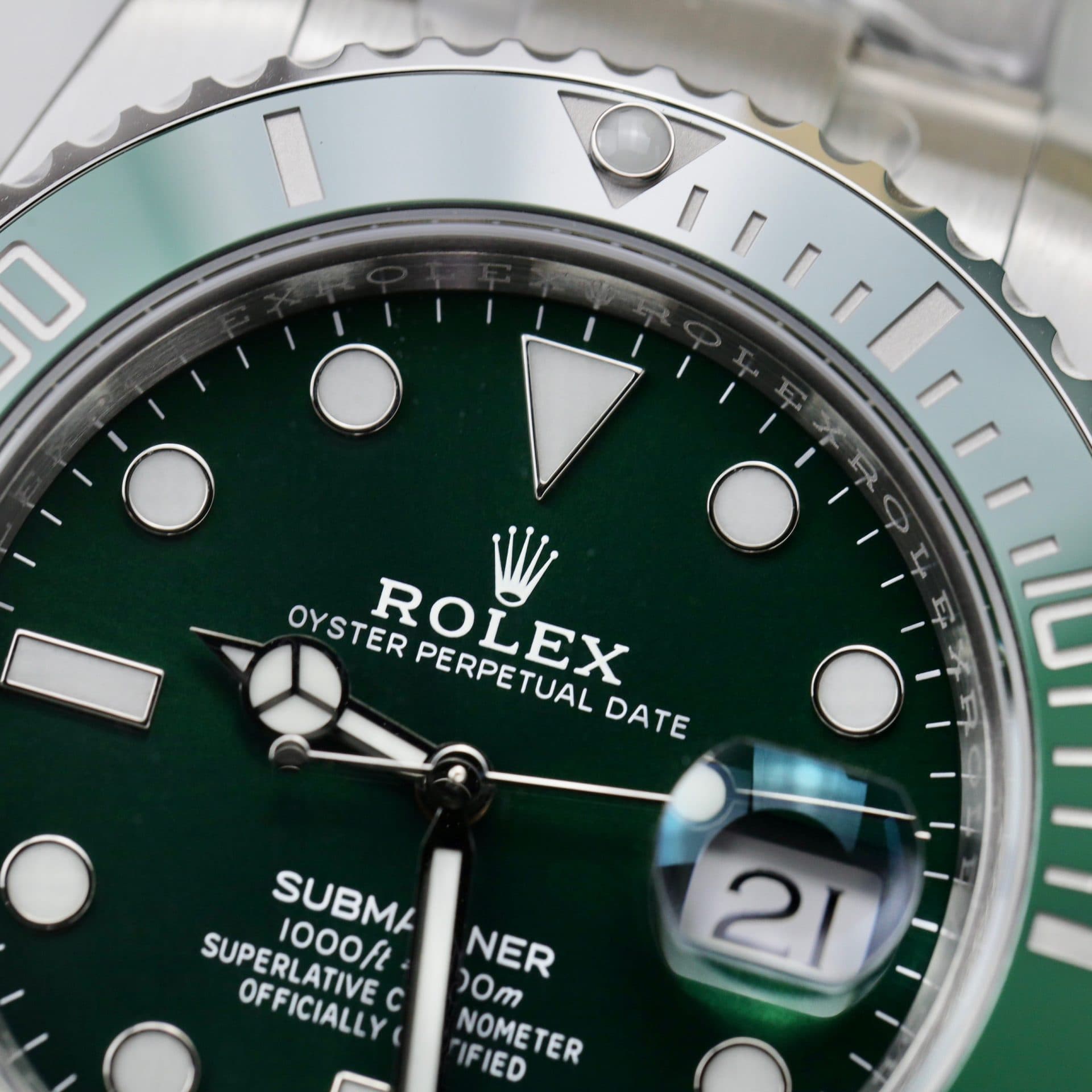 Dong-Ho-Rolex-Submariner-116610LV-Hulk-Replica-Nha-May-VS-40mm-4-1