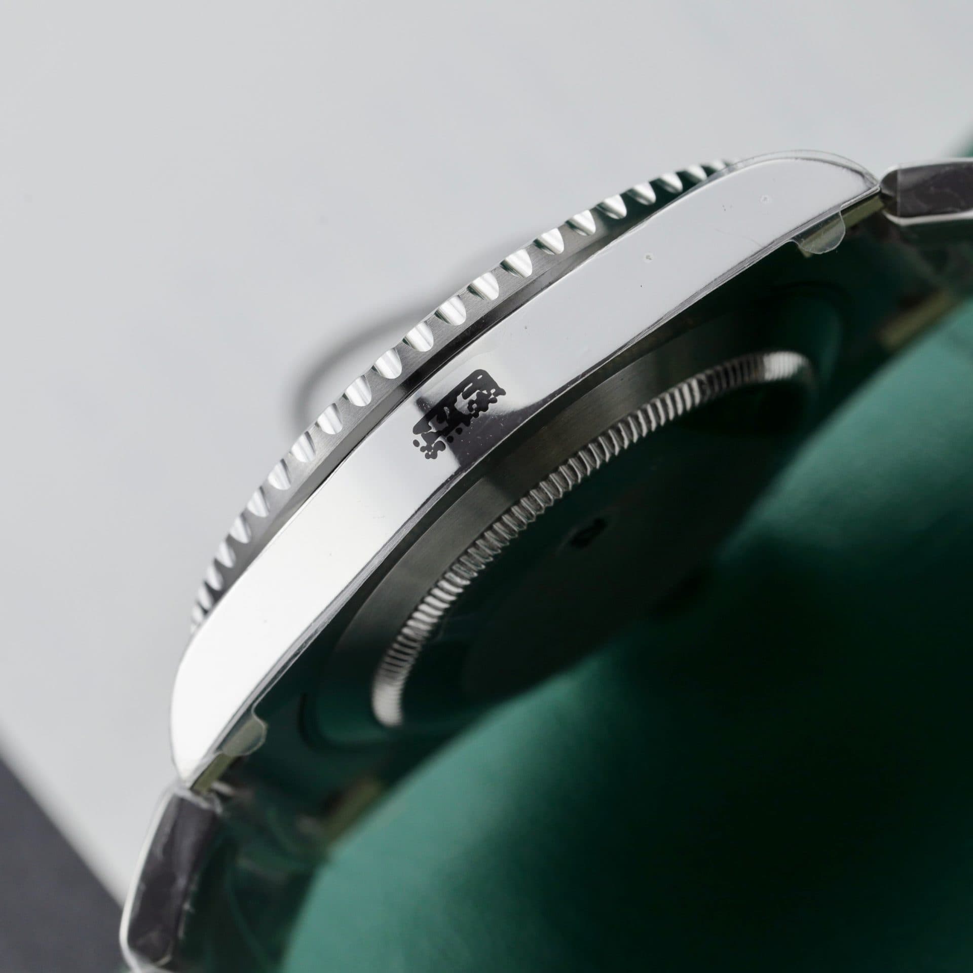 Dong-Ho-Rolex-Submariner-116610LV-Hulk-Replica-Nha-May-VS-40mm-7-1