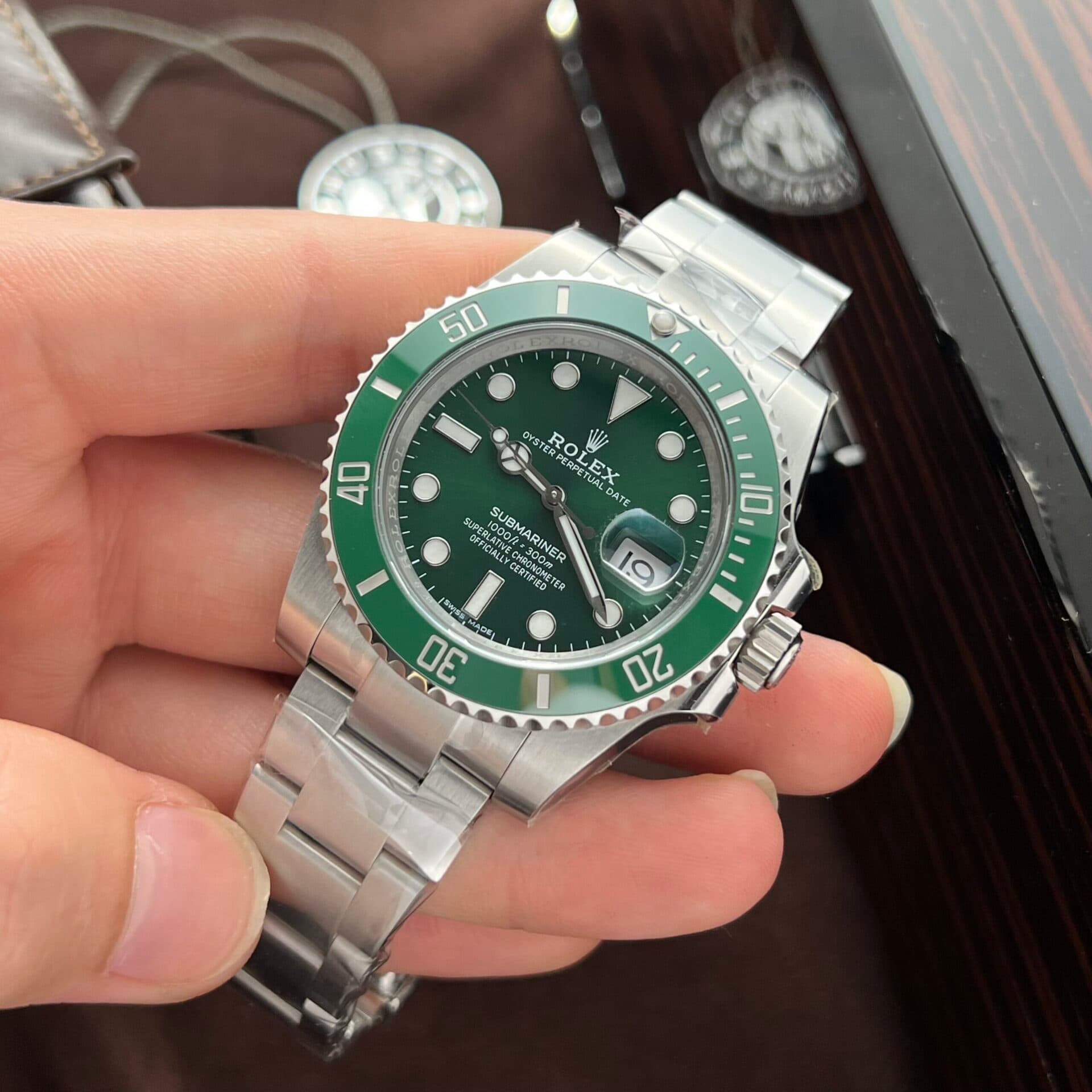Dong-Ho-Rolex-Submariner-126610LV-Hulk-Replica-11-Clean-Factory-40mm-1-scaled-1