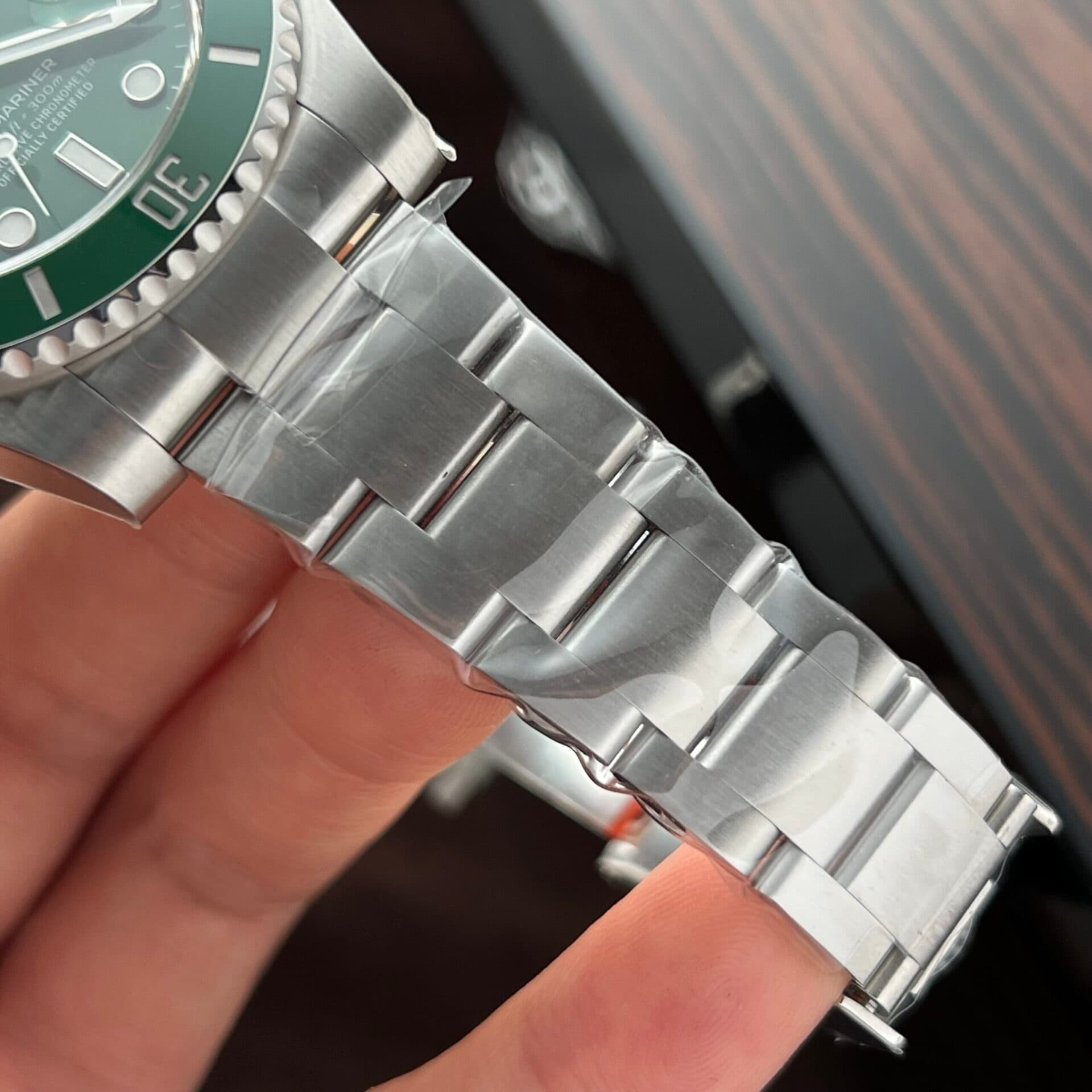 Dong-Ho-Rolex-Submariner-126610LV-Hulk-Replica-11-Clean-Factory-40mm-2-scaled-1