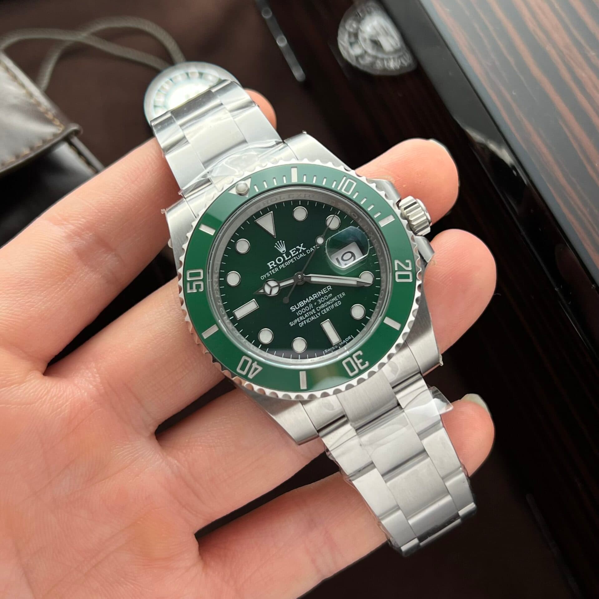 Dong-Ho-Rolex-Submariner-126610LV-Hulk-Replica-11-Clean-Factory-40mm-4-scaled-1