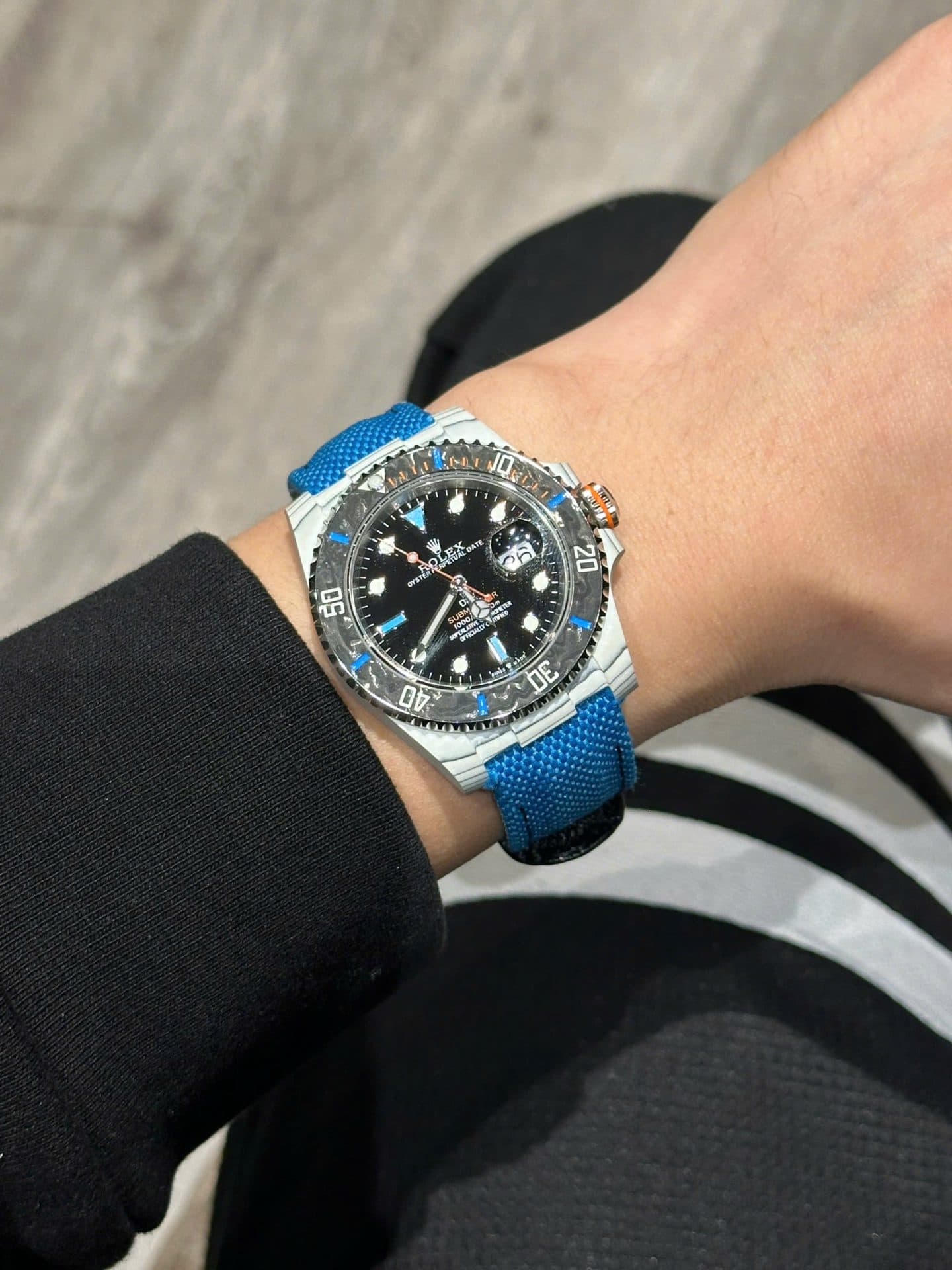 Dong-Ho-Rolex-Submariner-DIW-Replica-11-Vo-Carbon-Mat-Den-40mm-3-1