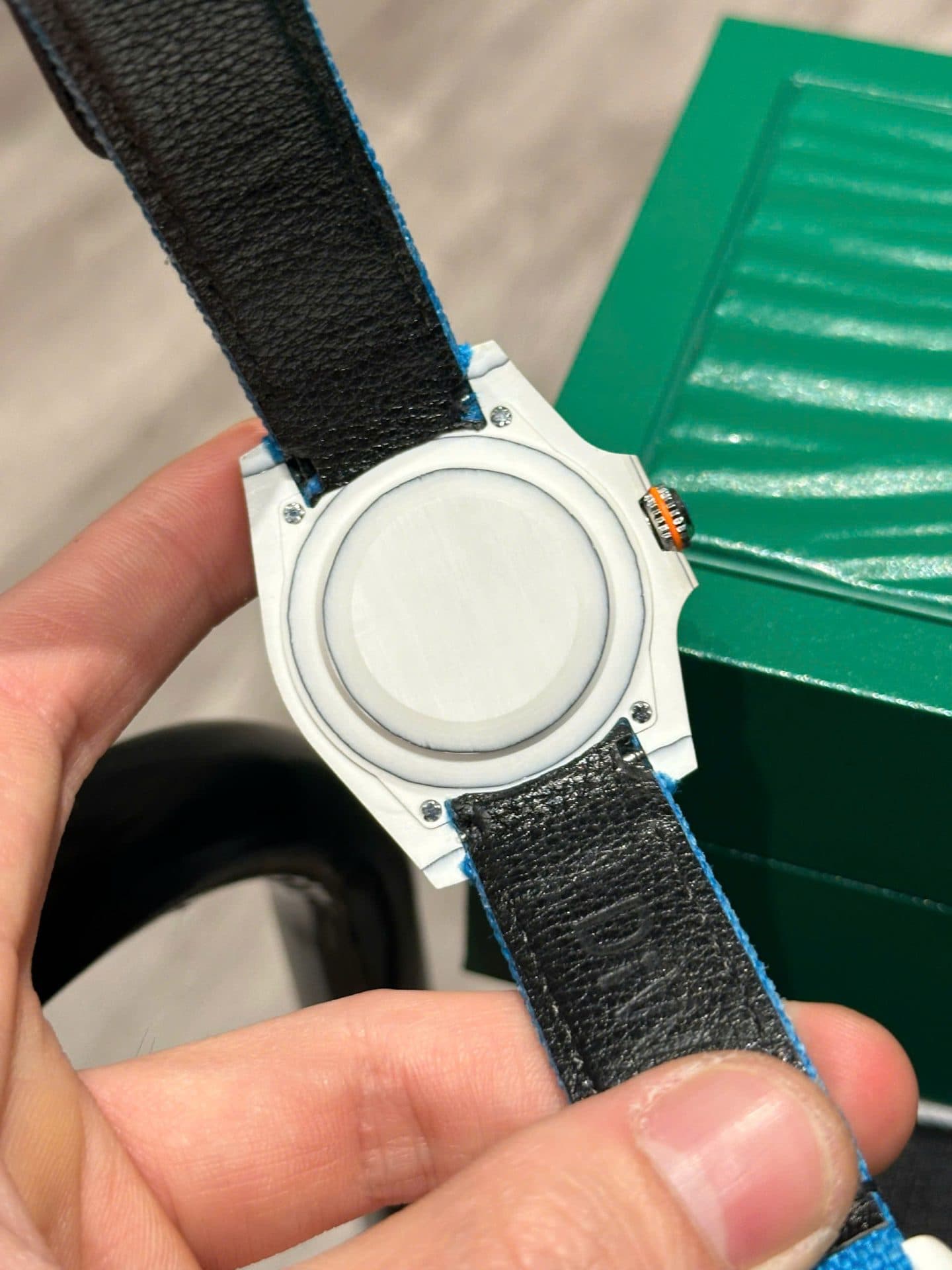 Dong-Ho-Rolex-Submariner-DIW-Replica-11-Vo-Carbon-Mat-Den-40mm-4-1
