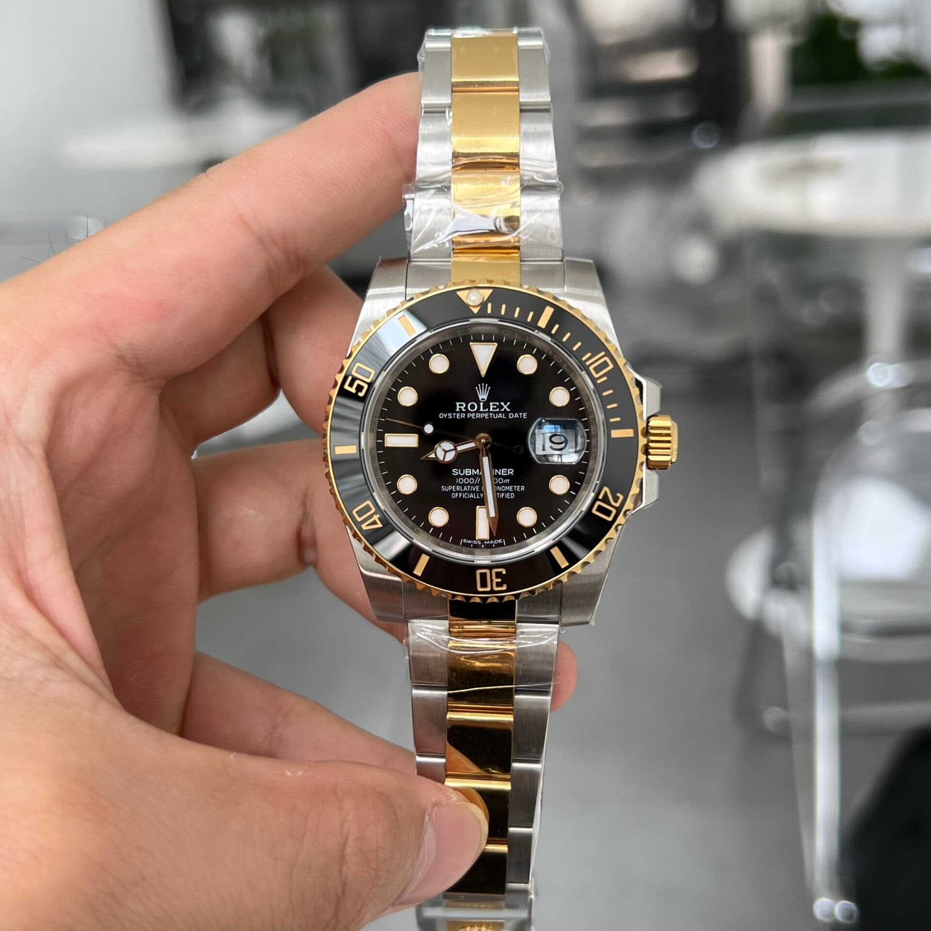 Dong-Ho-Rolex-Submariner-Super-Fake-Cao-Cap-EW-Factory-41mm-2-1