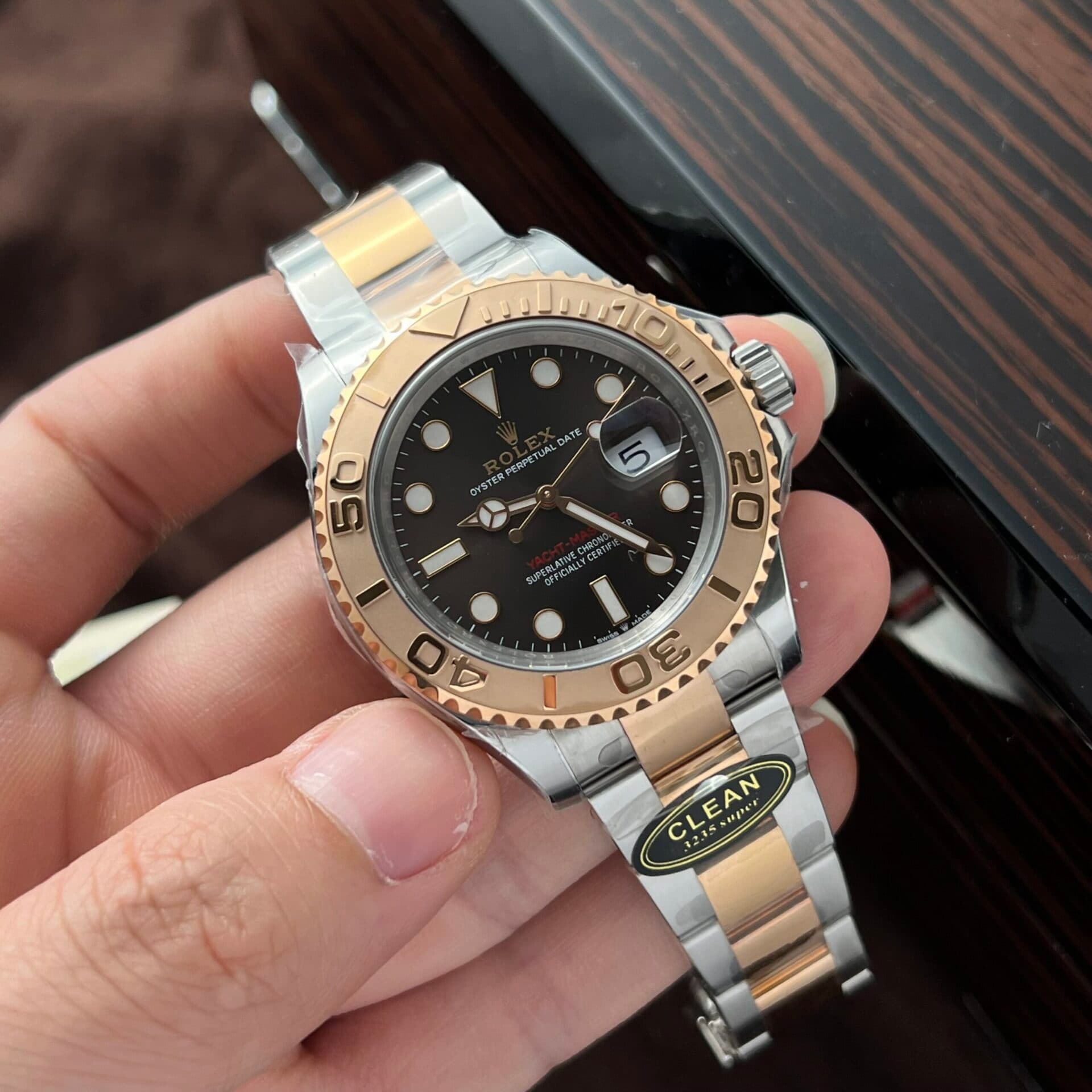 Dong-Ho-Rolex-Yacht-Master-126621-Mat-Chocolate-Rep-11-Clean-40mm-10-scaled-1