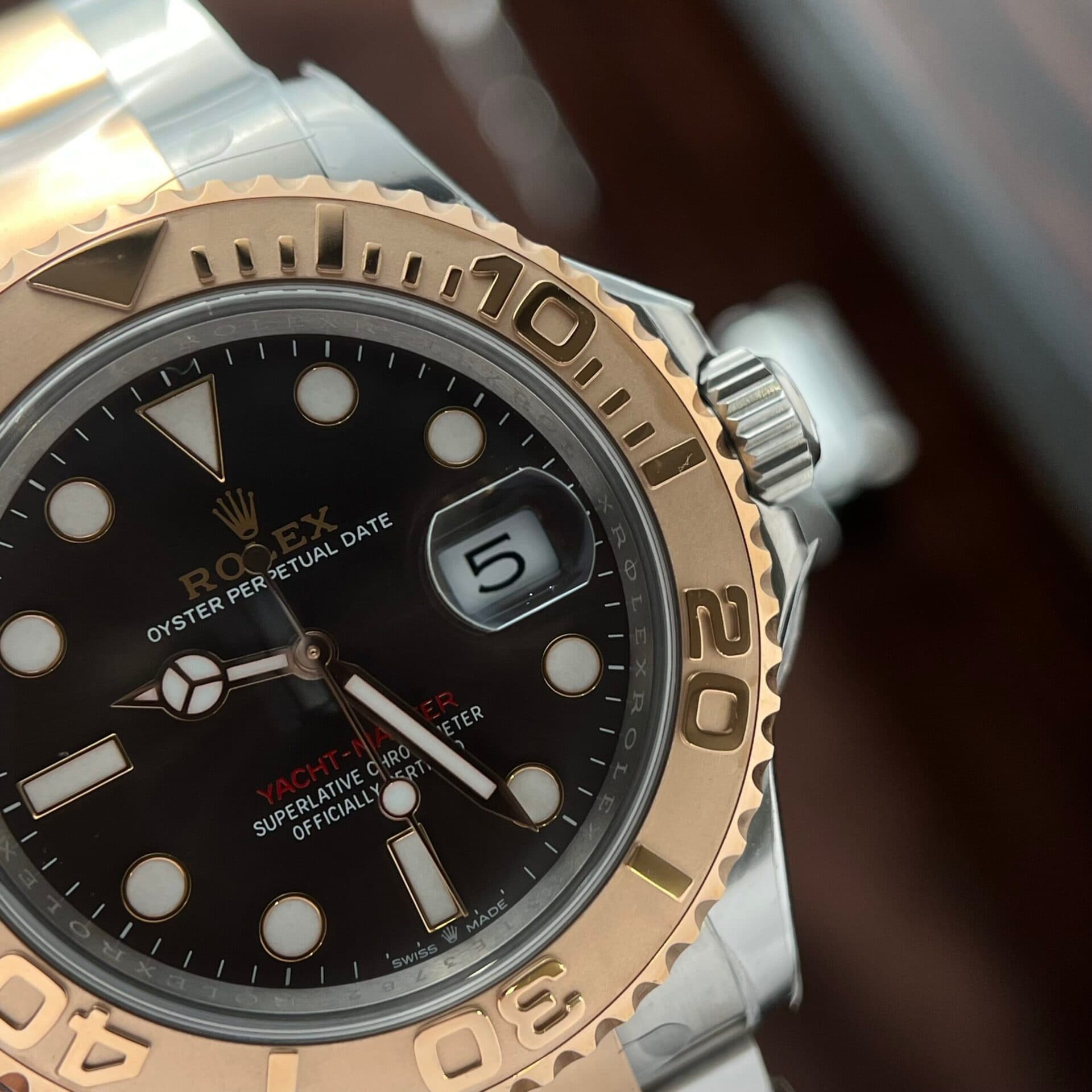 Dong-Ho-Rolex-Yacht-Master-126621-Mat-Chocolate-Rep-11-Clean-40mm-4-scaled-1