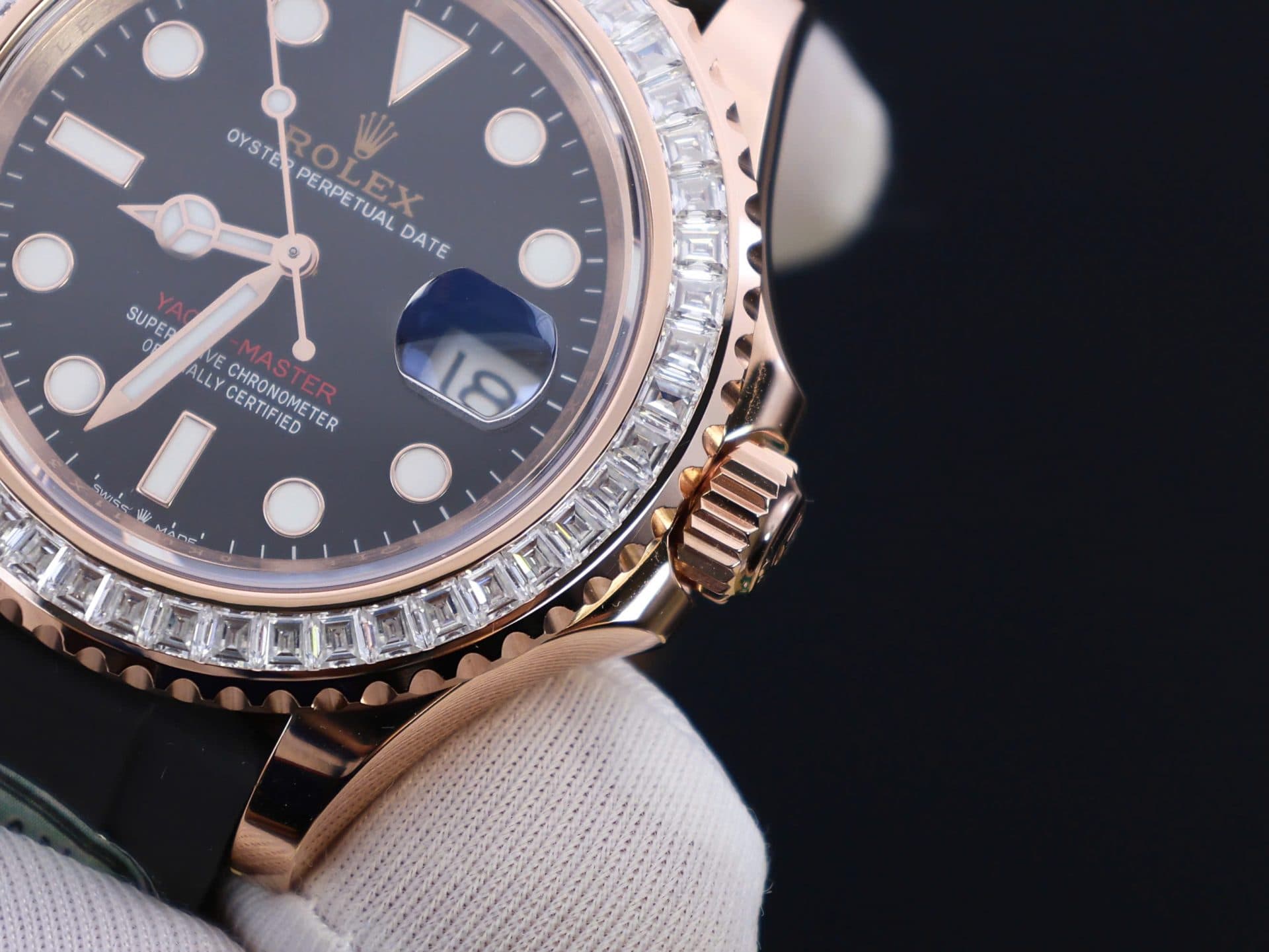 Dong-Ho-Rolex-Yacht-Master-Che-Tac-Boc-Vang-Dinh-Kim-Cuong-Moissanite-Baguette-Hong-Kong-40mm-11-1