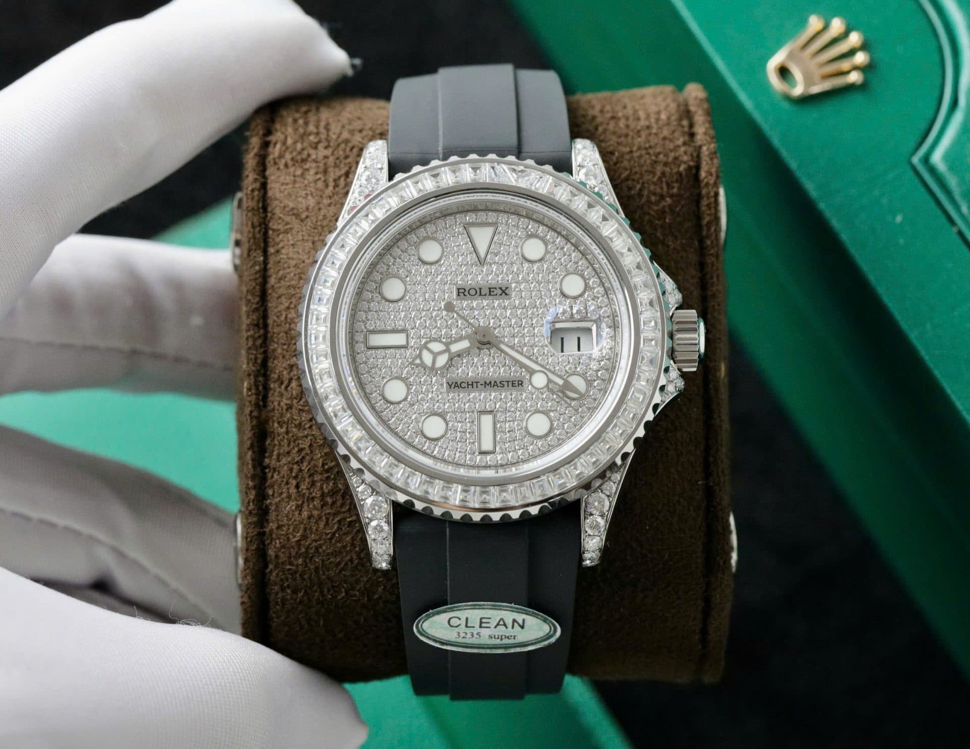 Dong-Ho-Rolex-Yacht-Master-Che-Tac-Full-Kim-Cuong-Moissanite-Day-Cao-Su-42mm-2-1