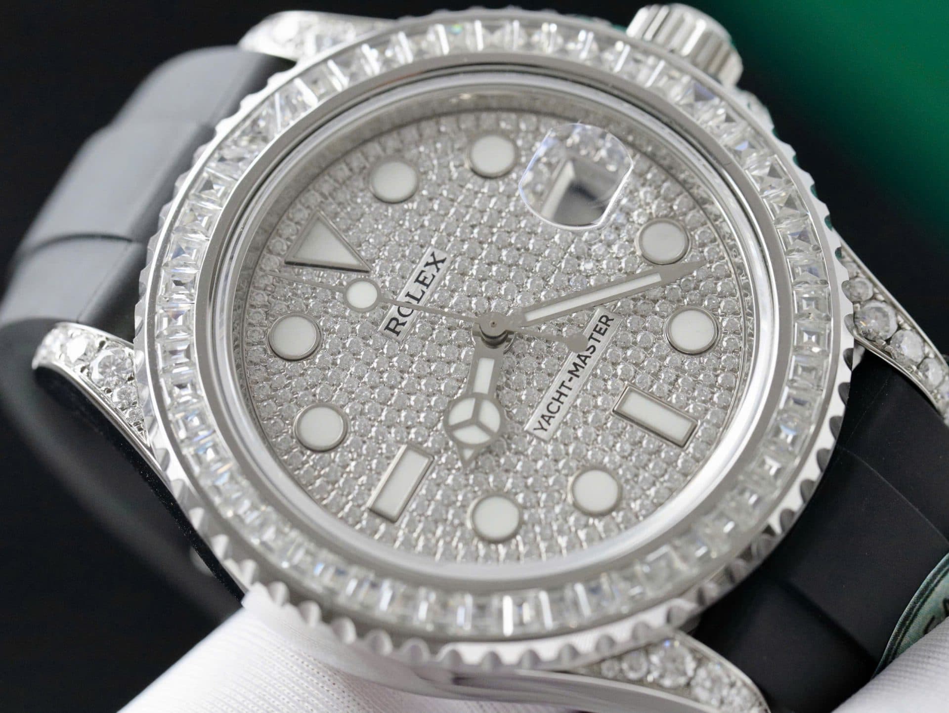 Dong-Ho-Rolex-Yacht-Master-Che-Tac-Full-Kim-Cuong-Moissanite-Day-Cao-Su-42mm-4-1