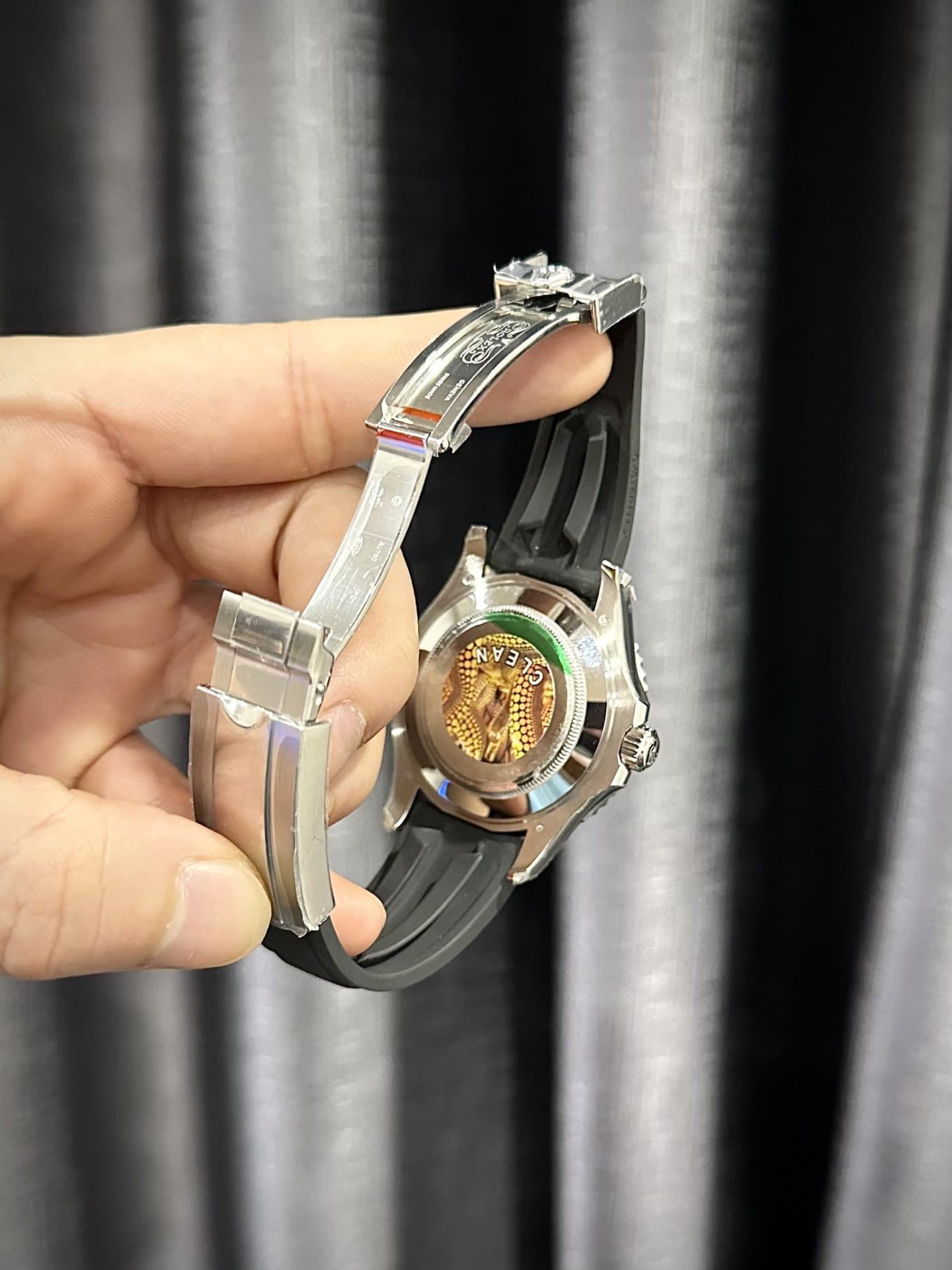 Dong-Ho-Rolex-Yacht-Master-Dinh-Kim-Cuong-Moissanite-Clean-Factory-40mm-4-1