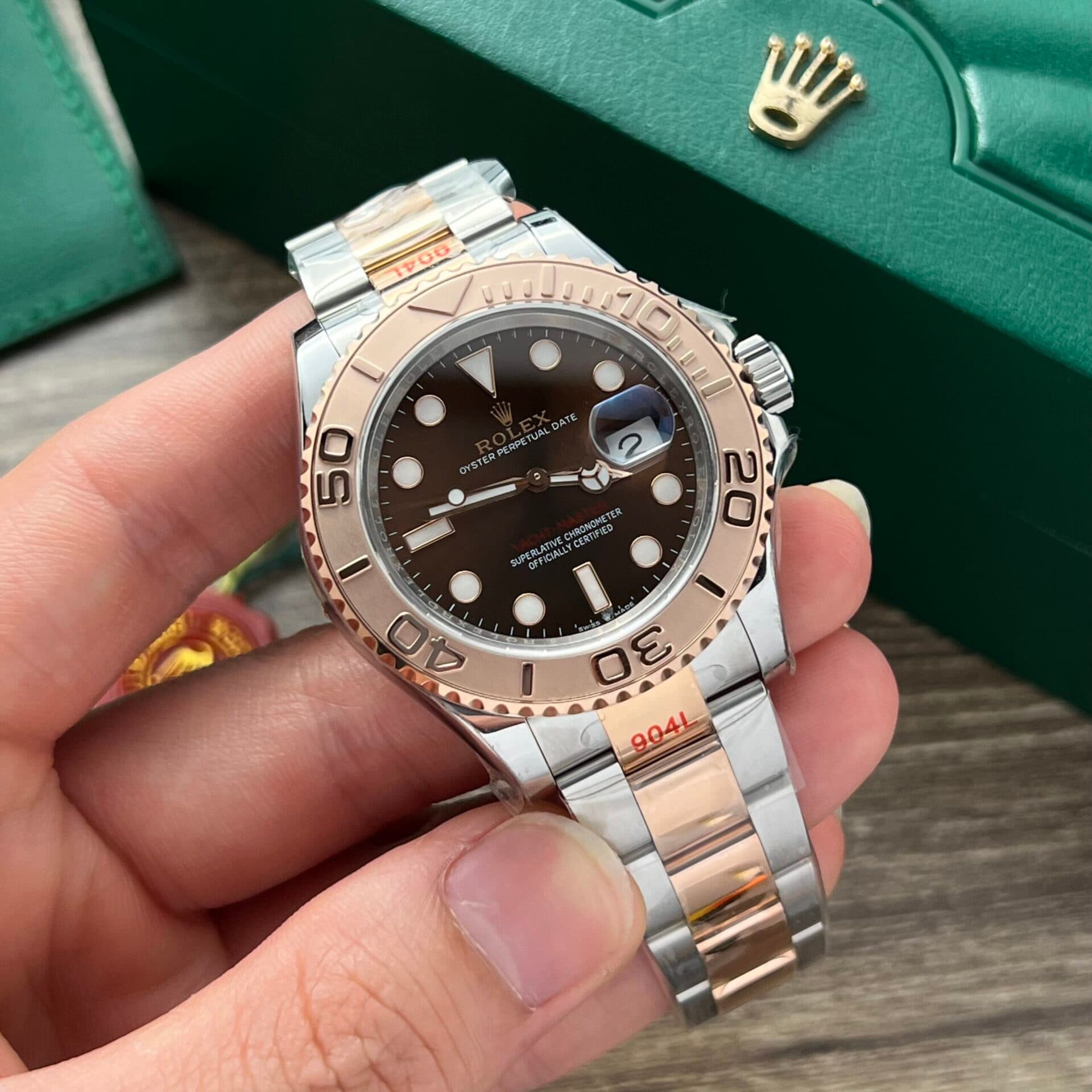Dong-Ho-Rolex-Yacht-Master-Mat-Chocolate-Fake-Cao-Cap-EW-40mm-2-scaled-1