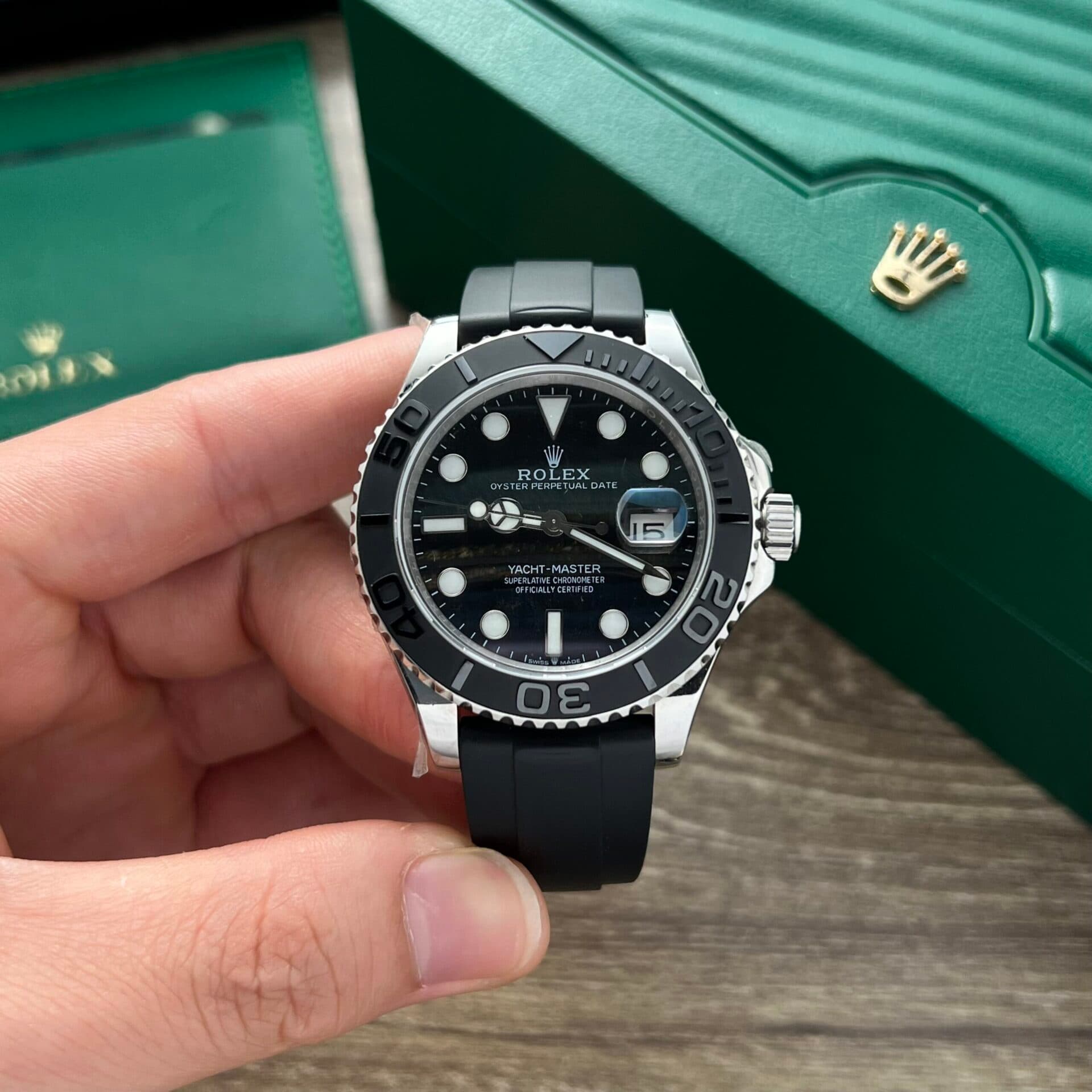 Dong-Ho-Rolex-Yacht-Master-Super-Fake-11-Do-Mat-Van-Chai-Xuoc-40mm-6-scaled-1