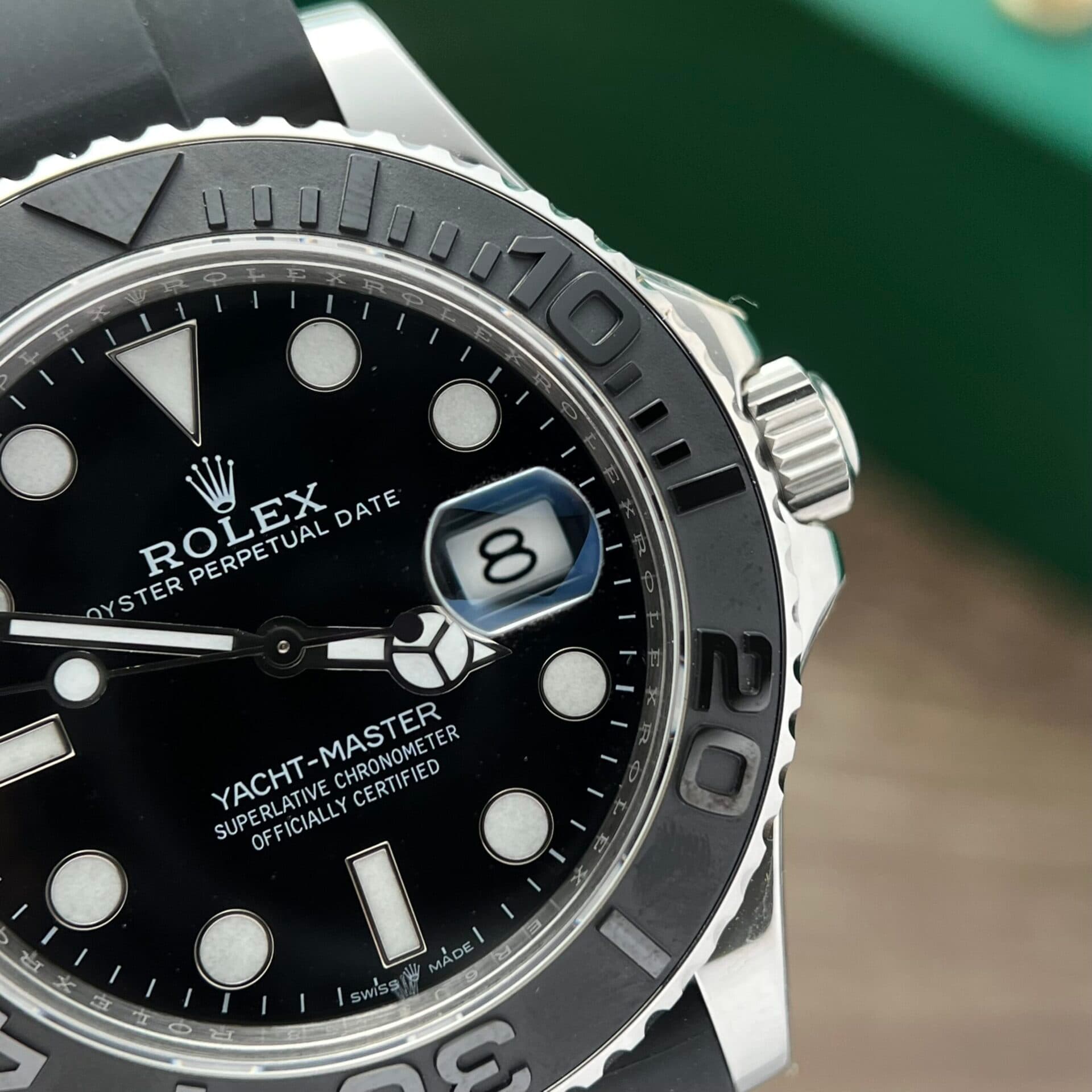 Dong-Ho-Rolex-Yacht-Master-Super-Fake-11-Mau-Den-EW-Factory-40mm-6-scaled-1