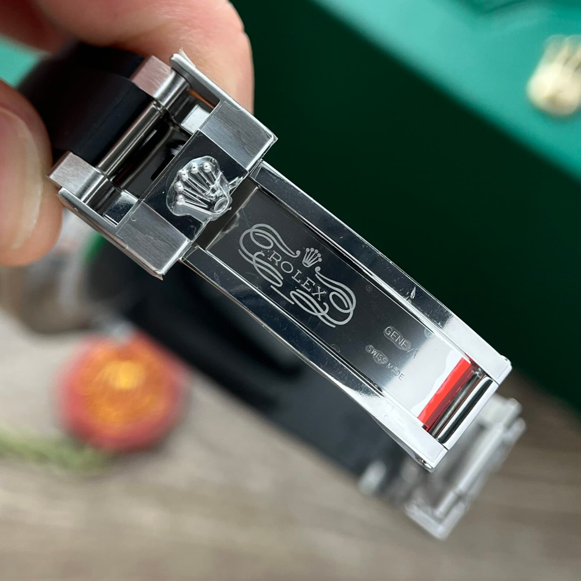 Dong-Ho-Rolex-Yacht-Master-Super-Fake-11-Mau-Den-EW-Factory-40mm-8-scaled-1